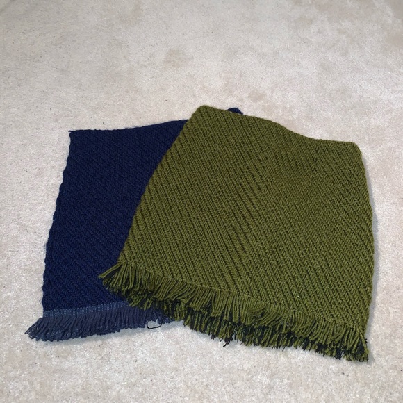 2/$25👗 Knitted Skirt - Picture 2 of 10